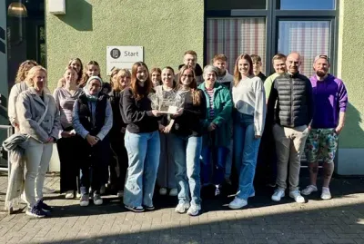 Erzieherklasse des Bergischen Berufskollegs Wipperfürth spendet für das Start-Projekt
